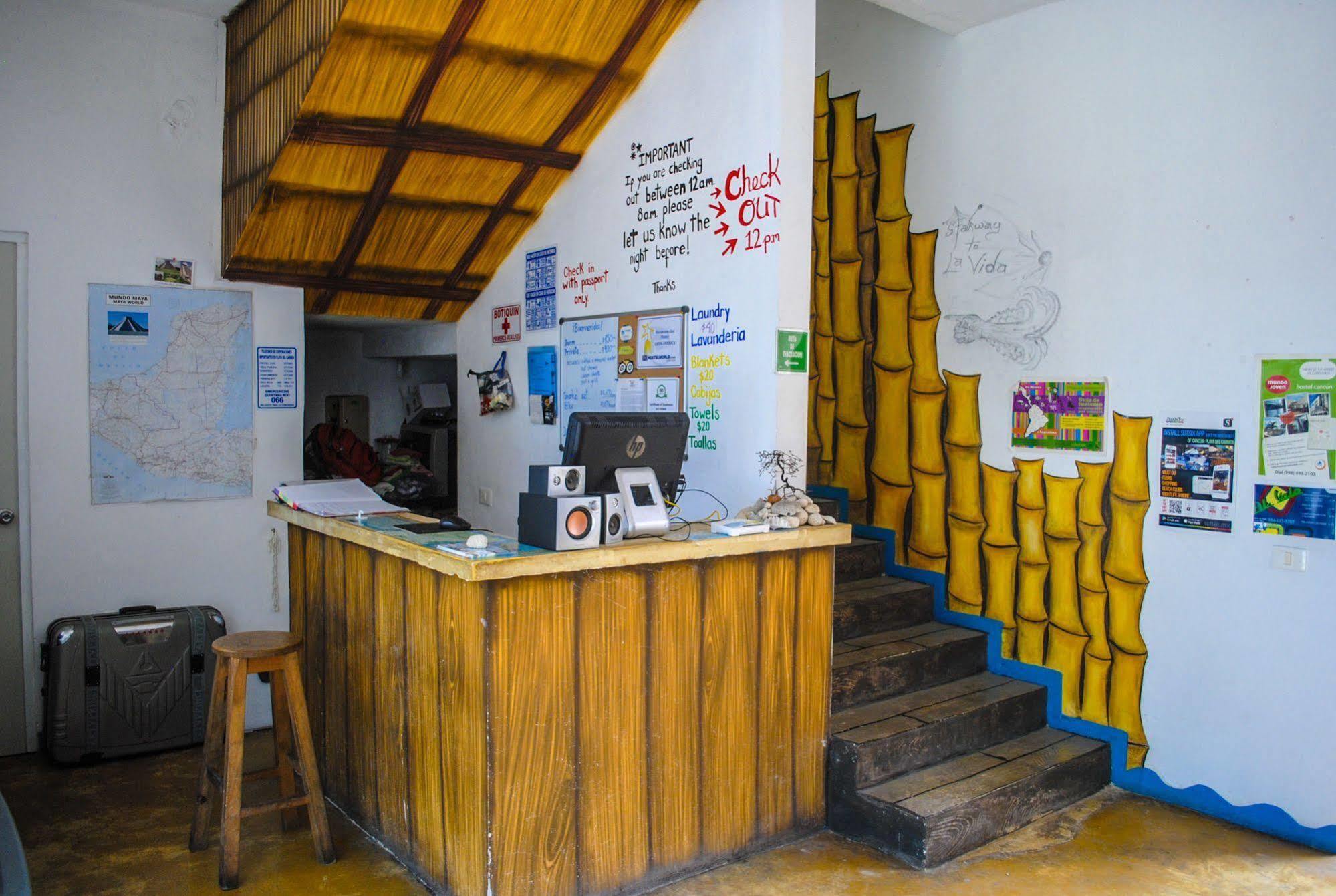 Hostal Vive La Vida Playa del Carmen Exterior photo