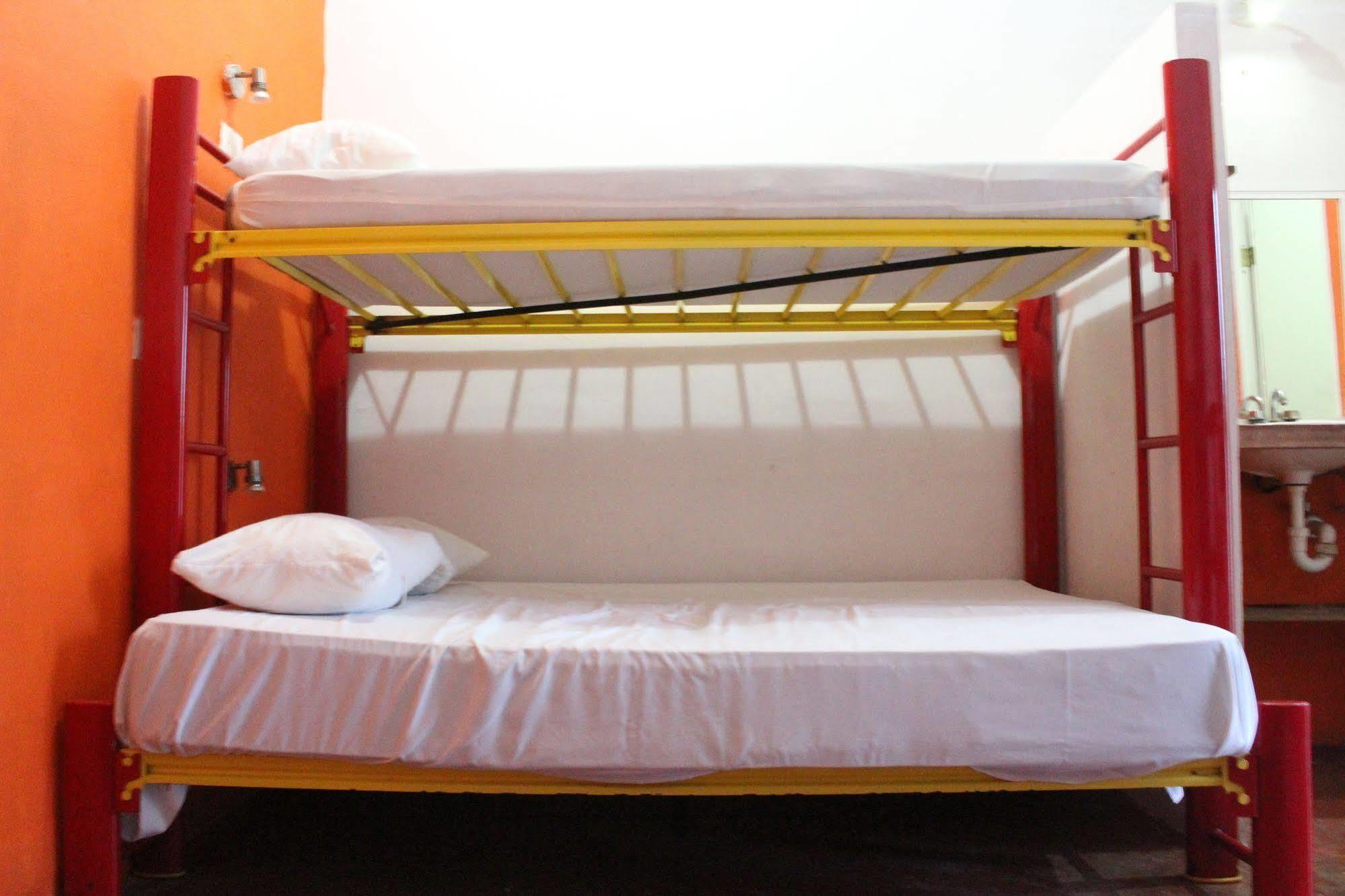 Hostal Vive La Vida Playa del Carmen Exterior photo